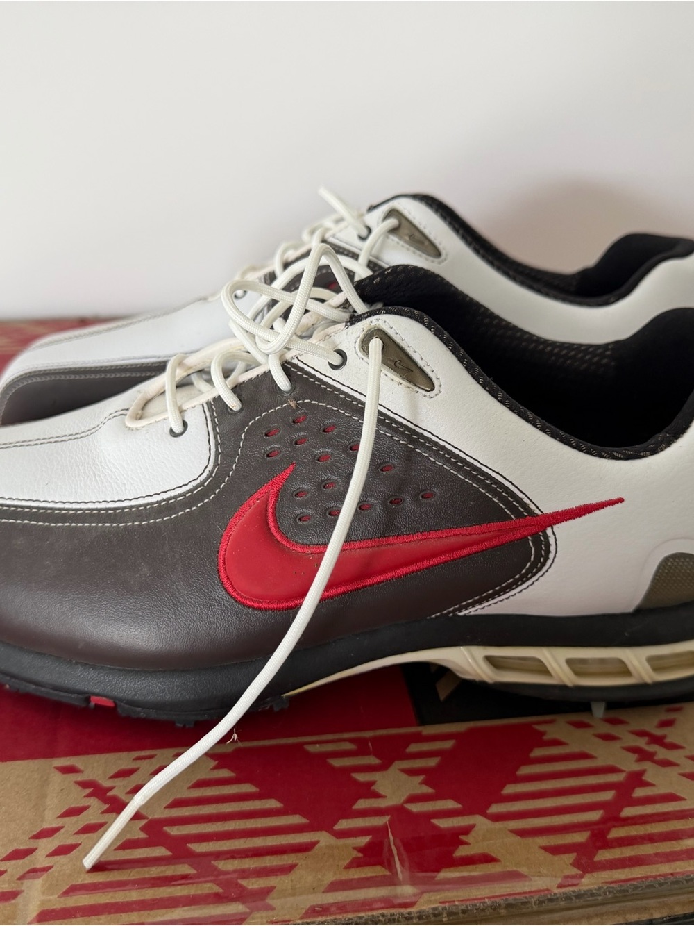 Nike Men’s White, Gray & Red Casual Sneakers